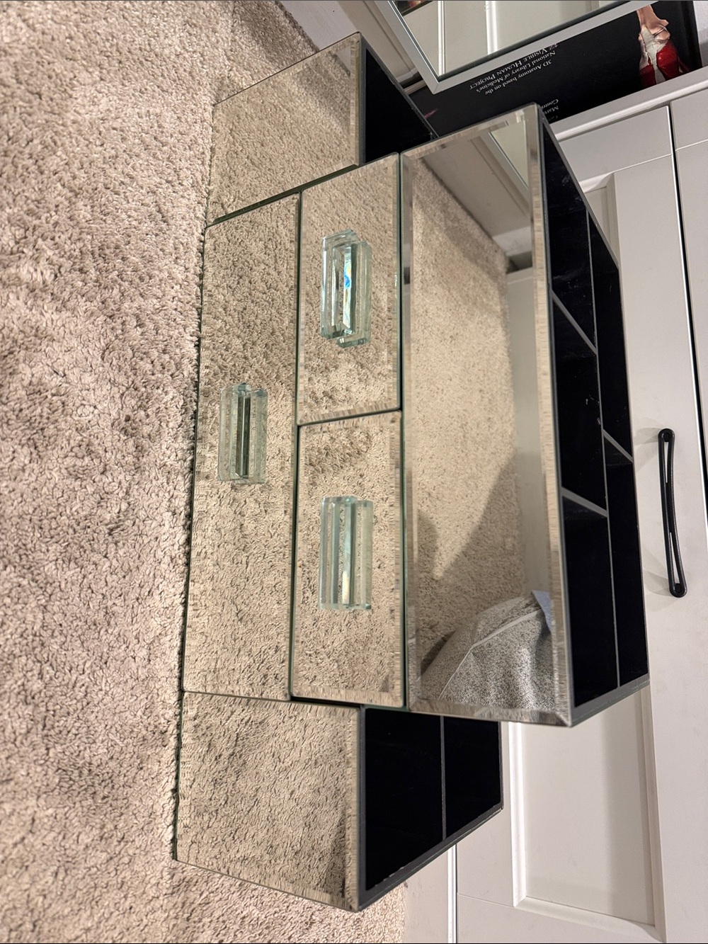 Mirrored Glass Wall Organizer - Silver